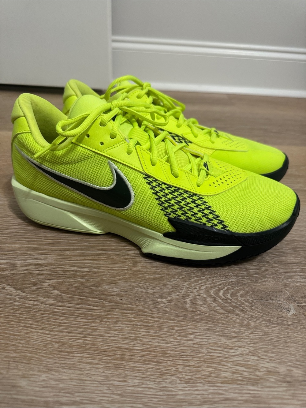 LIKE NEW: Nike GT Cut (11.5, neon yellow/greeng